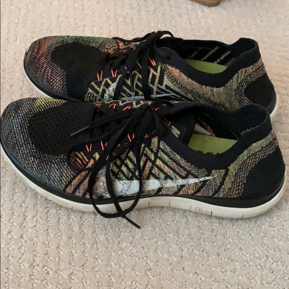 Running shoes